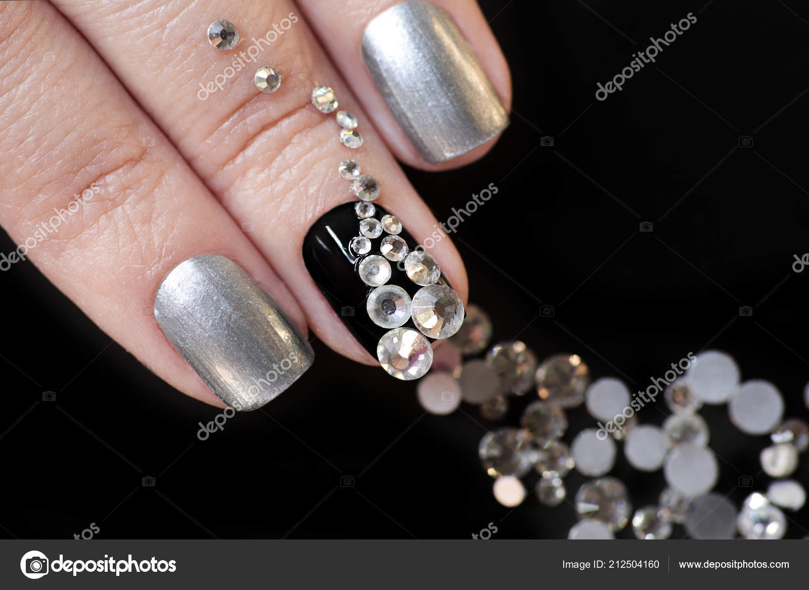 Black Silver Manicure Short Nails Design Scattering Rhinestones